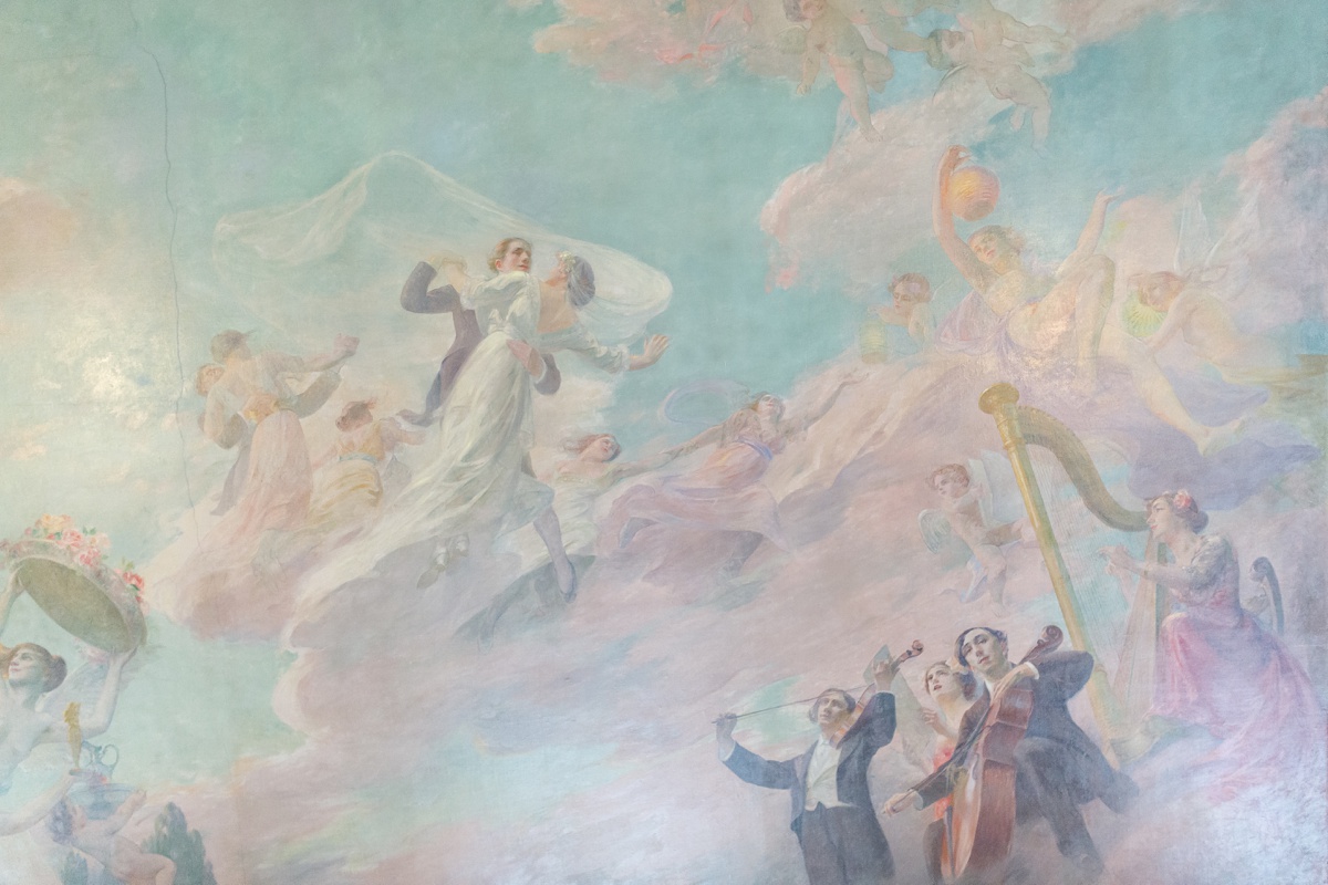 Fresque de la salle des mariages de la mairie de Montrouge. Peinture d'une scène de mariage.