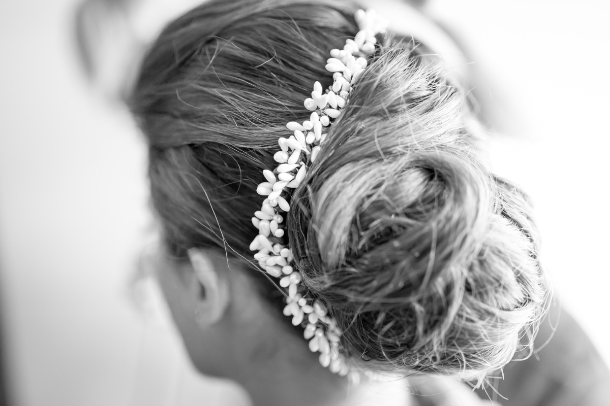coiffure mariage perles blanches