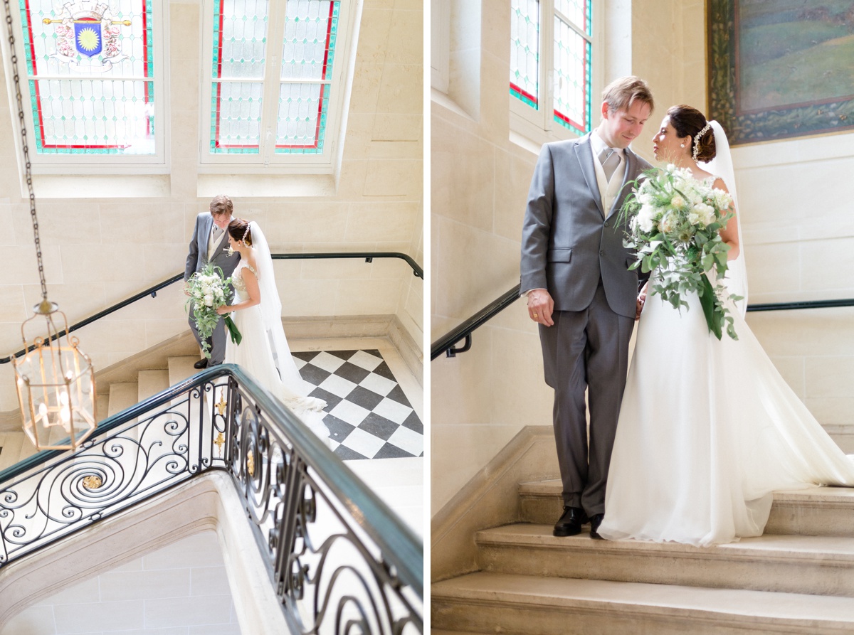 Sortie des mariés escalier en pierre et vitraux mairie de Montrouge.
