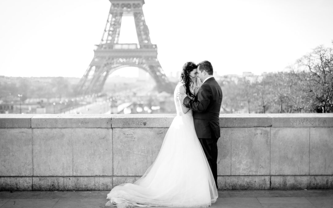 wedding in paris with the Eiffel tower in background
